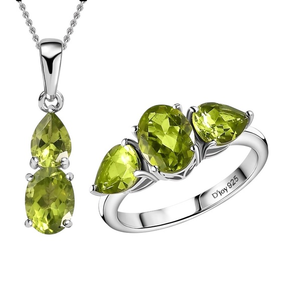 Sterling Silver and Peridot Green Gemstone Ring - Picture 13 of 14